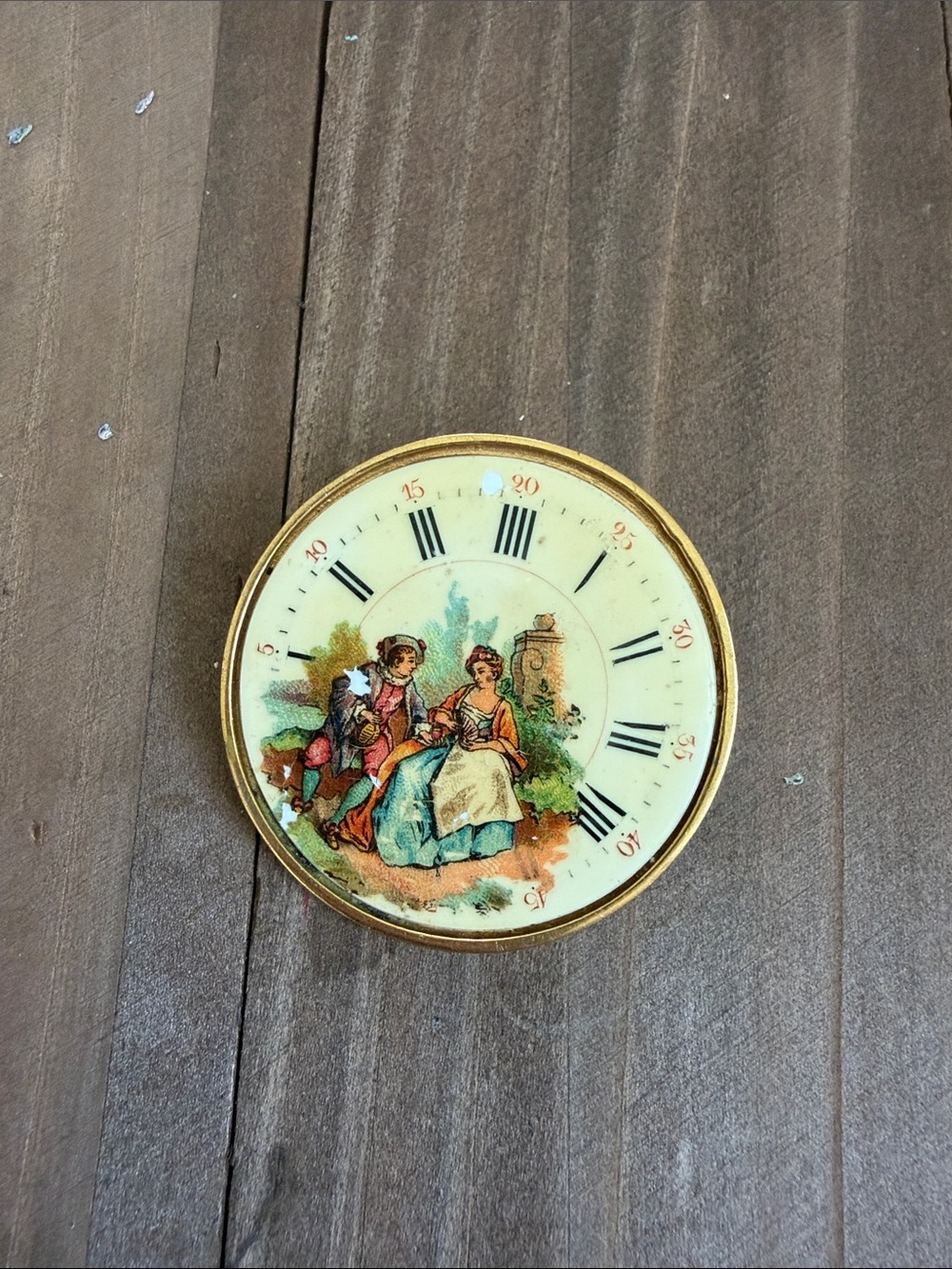 Gold-Tone Vintage Scene Brooch in Cream and Gold